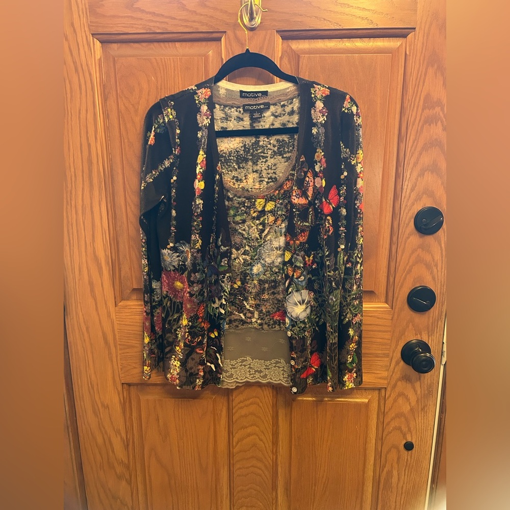 Twinset Motive butterfly/floral beaded twinset M